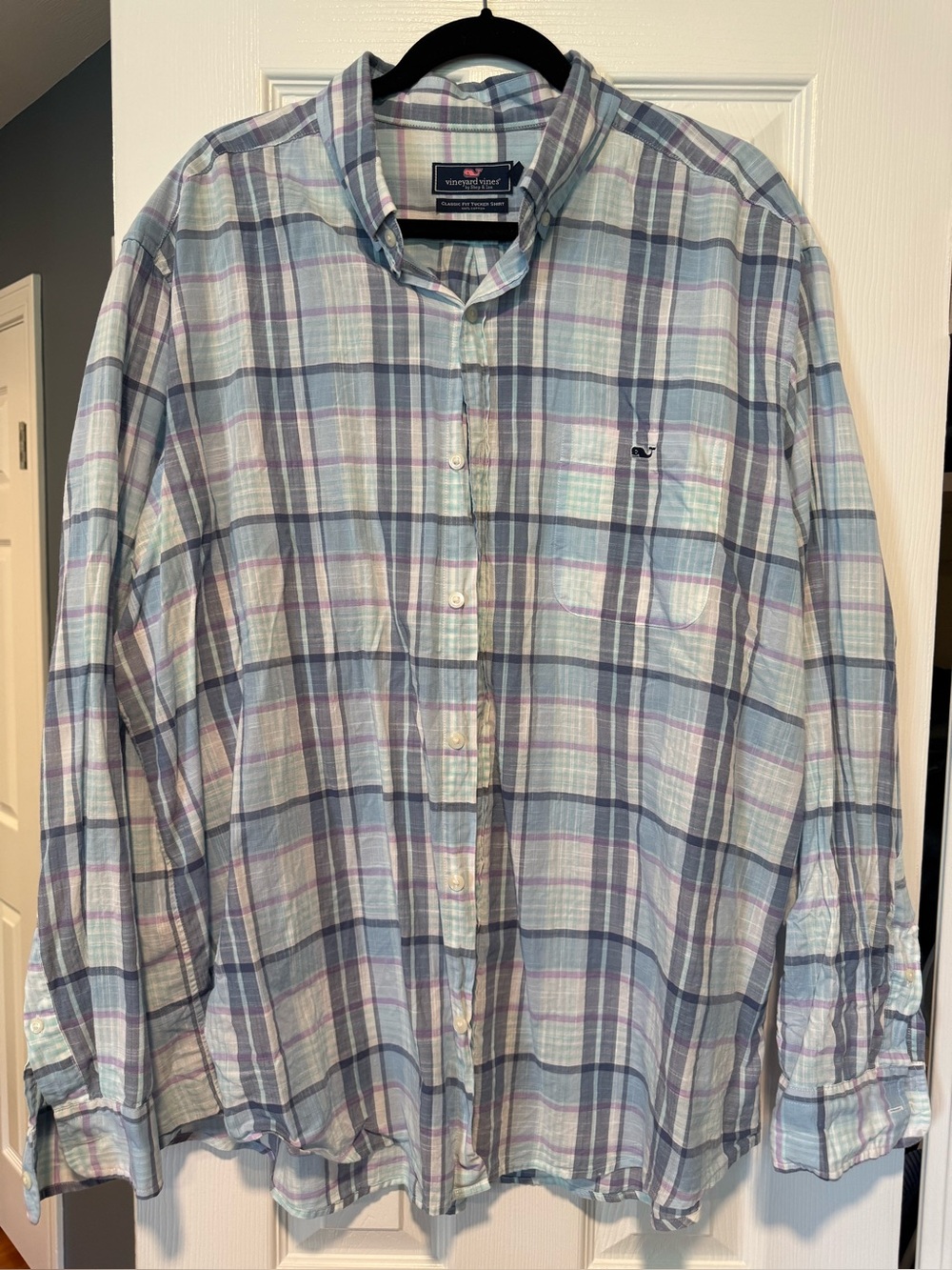 EUC Vineyard Vines Men’s Light Blue Plaid Button-Down Shirt